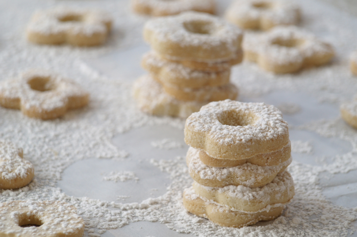 Biscotti Di Natale Farina Di Riso.Biscotti Con Farina Di Riso Sorseggiando Un Buon Te Il Fior Di Cappero