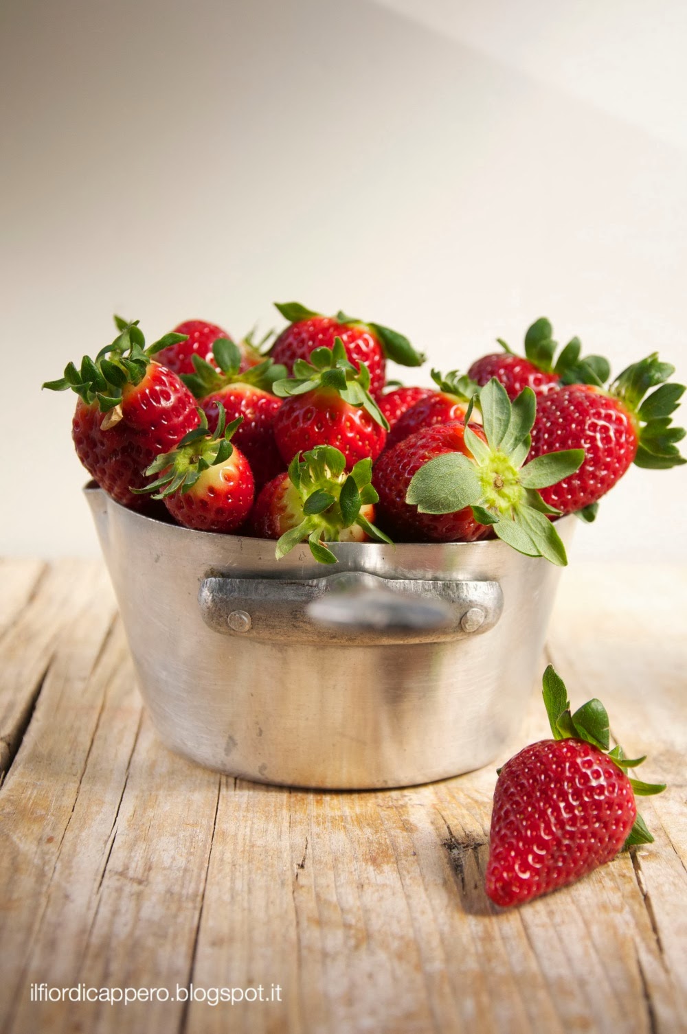 crostata di fragole e cardamomo
