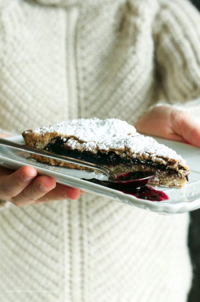 I 10 articoli di cucina e viaggi più letti nel 2025 11 crostata-mirtilli