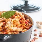 red rice stufato di pollo agli arachidi