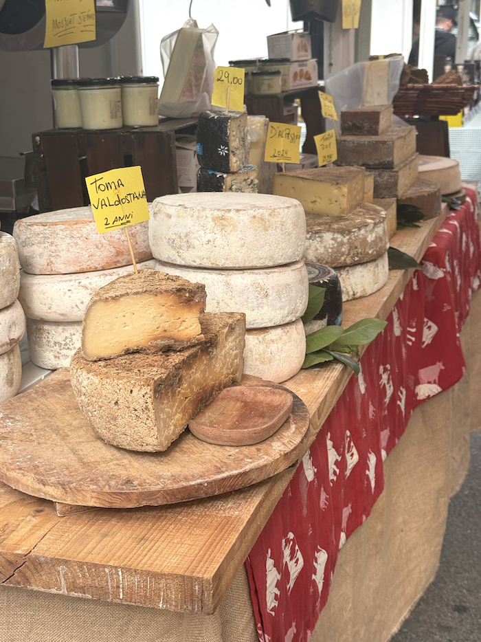Formaggio Asiago e Gin: un accostamento insolito ma molto piacevole 21 formaggio in villa