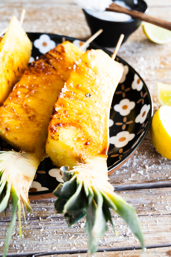 Ananas grigliato con salsa di yogurt e cocco 5 ananas grigliato