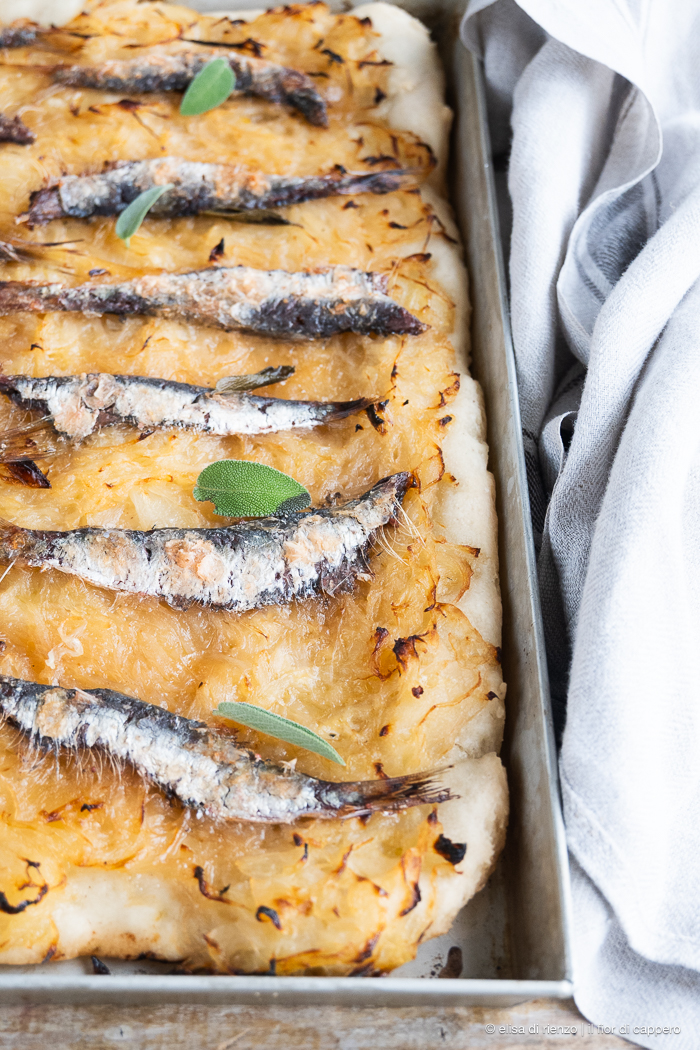 Pissaladière alla veneta: con cipolle e sarde sottosale 12 Pissaladière