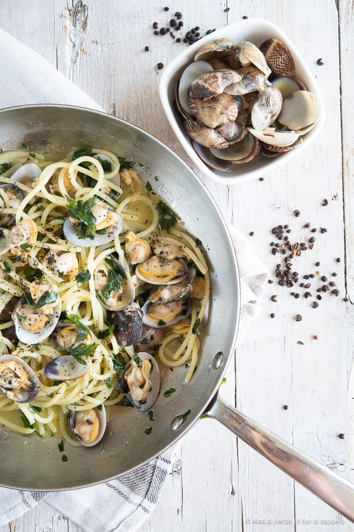 Spaghetti co le cape, ovvero gli spaghetti con le vongole alla veneziana 3 spaghetti con le vongole