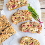 Cake con foglie e gambi di barbabietola: una ricetta antispreco 8 Cake con foglie e gambi di barbabietola